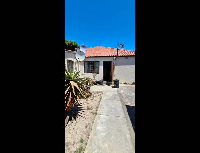 3 BEDROOM HOUSE FOR SALE IN GOODWOOD CENTRAL